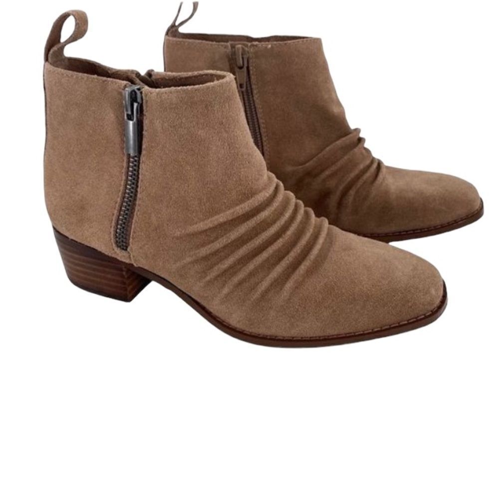 SOLE SOCIETY Suede Tan Ankle Boots